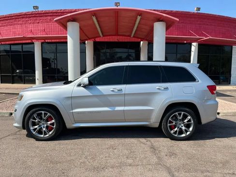 Used 2012 Jeep Grand Cherokee SRT8 w/ Luxury Group II AWD/4WD image 2