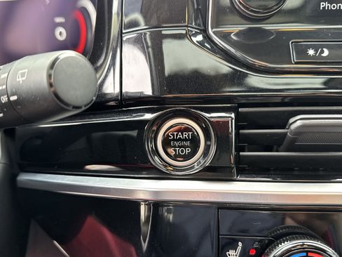 Used 2023 Nissan Pathfinder Platinum image 40