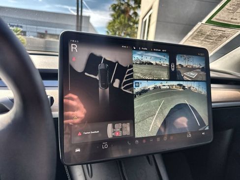 Used 2024 Tesla Model Y 2WD image 15