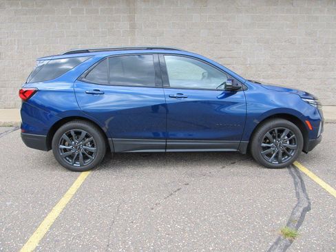 Used 2023 Chevrolet Equinox RS w/ RS Leather Package image 3