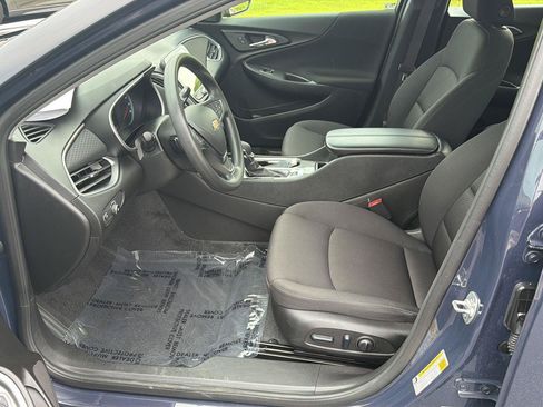 Used 2025 Chevrolet Malibu LT FWD image 10
