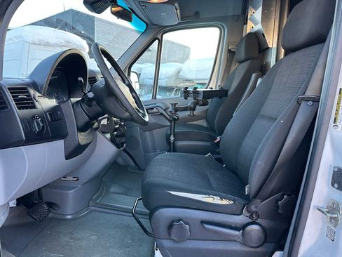 Used 2016 Freightliner Sprinter 2500 image 24