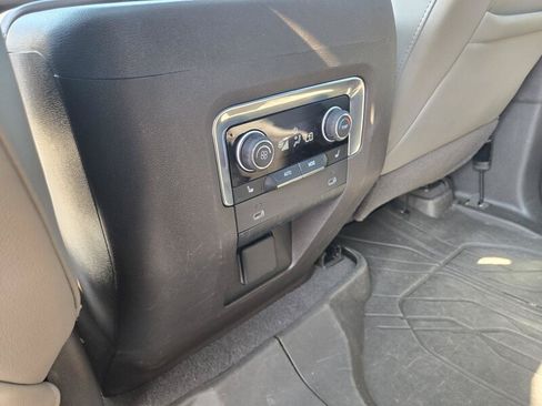 Used 2021 Chevrolet Tahoe Z71 w/ Z71 Signature Package AWD/4WD image 28