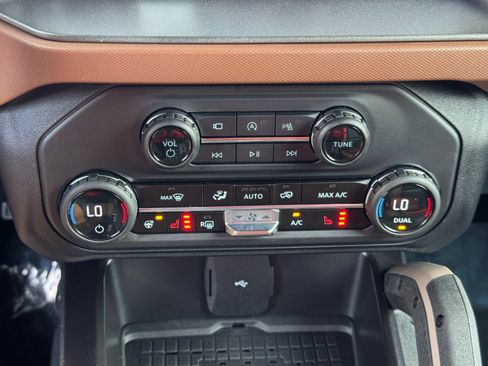 Used 2024 Ford Bronco Outer Banks AWD/4WD image 30