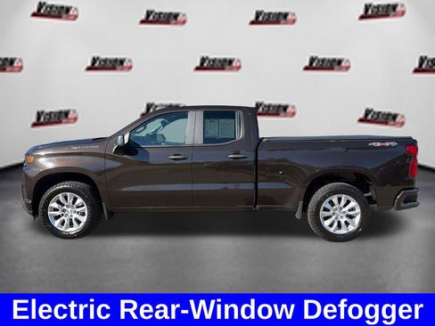 Used 2020 Chevrolet Silverado 1500 Custom w/ Custom Value Package AWD/4WD image 9