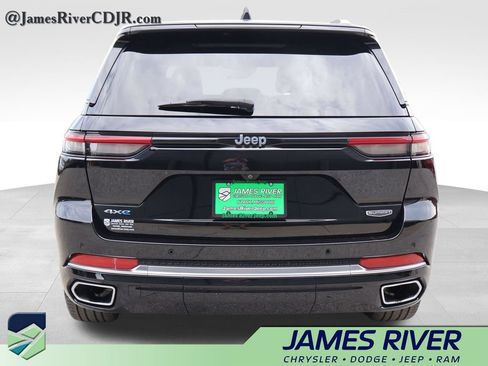 Used 2023 Jeep Grand Cherokee Summit w/ Luxury Tech Group V AWD/4WD image 4