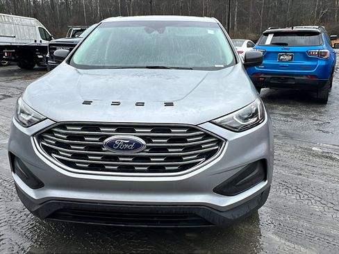 Used 2020 Ford Edge SE image 3