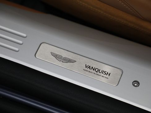 New 2025 Aston Martin Vanquish image 40