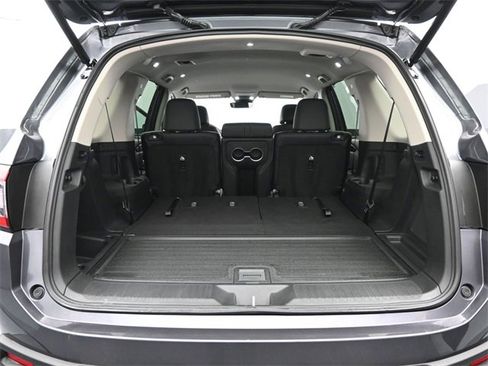 Used 2025 Honda Pilot EX-L image 38