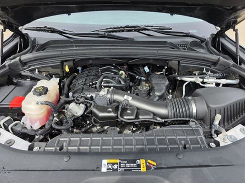 Used 2023 Jeep Grand Cherokee L Limited w/ Luxury Tech Group II image 41