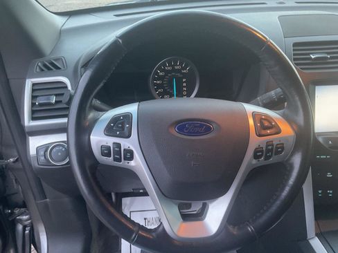 Used 2013 Ford Explorer XLT image 13