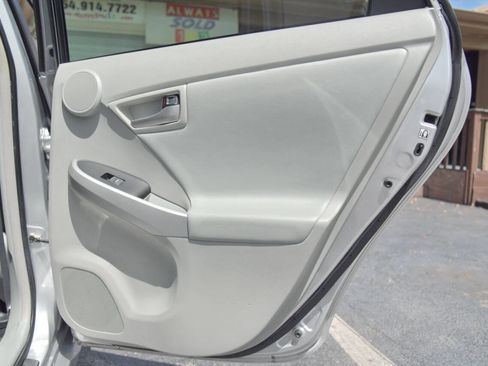 Used 2012 Toyota Prius Three image 32