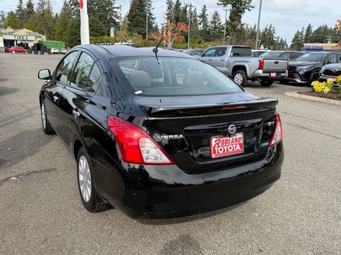 Used 2014 Nissan Versa SV FWD image 9