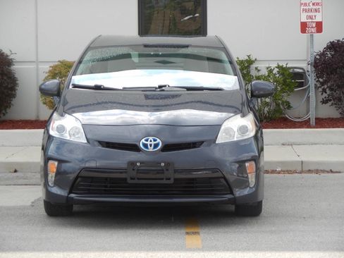 Used 2012 Toyota Prius Four image 9