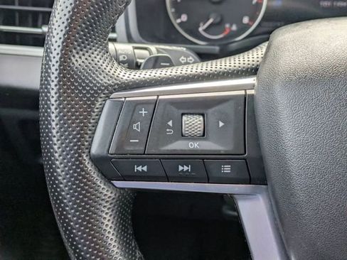 Used 2024 Mitsubishi Outlander SE Black Edition image 17