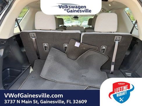 Used 2023 Honda Pilot LX image 7