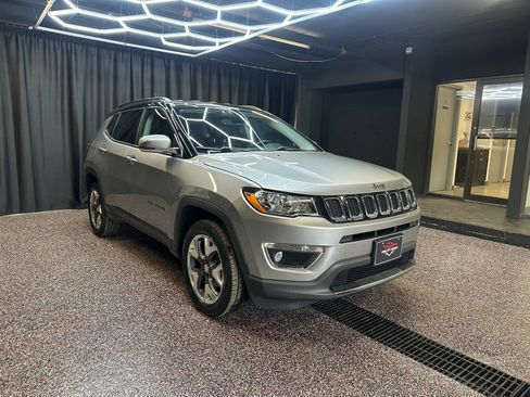 Used 2018 Jeep Compass Limited image 9
