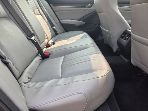 Used 2018 Honda Accord Touring image 33