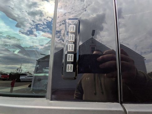 Used 2018 Ford F150 Lariat w/ Equipment Group 502A Luxury image 13