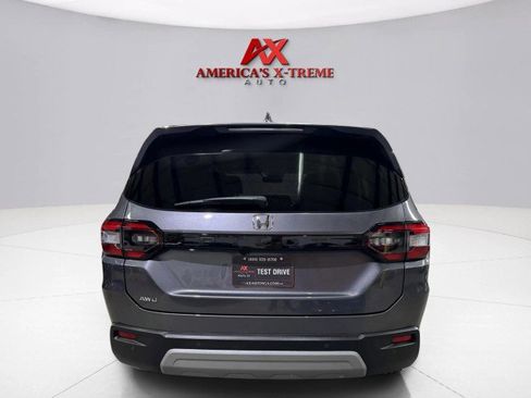 Used 2025 Honda Pilot EX-L image 6