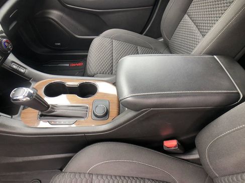 Used 2019 GMC Acadia SLE image 25