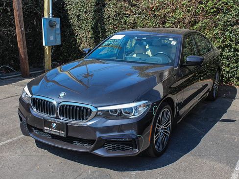 Used 2020 BMW 530e w/ M Sport Package RWD image 1