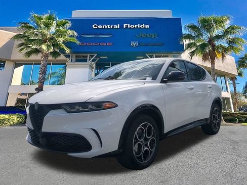 Used 2025 Alfa Romeo Tonale w/ Premium Package AWD/4WD image 9