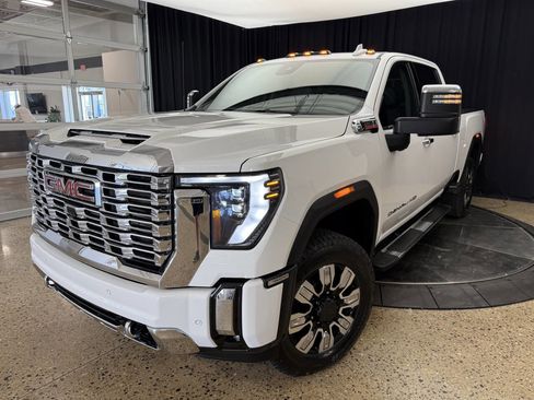 Used 2026 GMC Sierra 2500 Denali w/ Denali Reserve Package AWD/4WD image 2