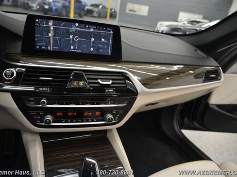 Used 2020 BMW 530i w/ M Sport Package RWD image 29