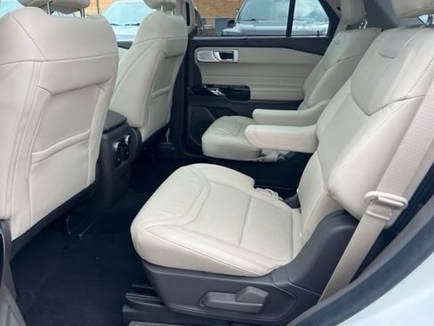 Certified 2023 Ford Explorer Platinum w/ Technology Package AWD/4WD image 23
