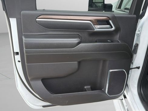 Used 2025 Chevrolet Silverado 2500 LT image 13