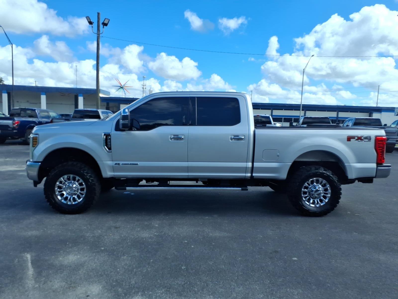 Used 2019 Ford F250 XLT w/ XLT Premium Package AWD/4WD image 2