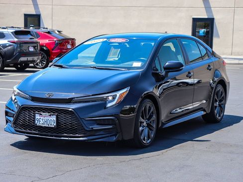 Certified 2023 Toyota Corolla SE FWD image 3