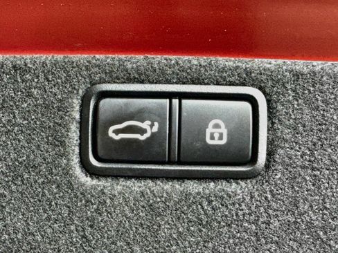 Used 2018 Genesis G80 3.3T Sport AWD/4WD image 34