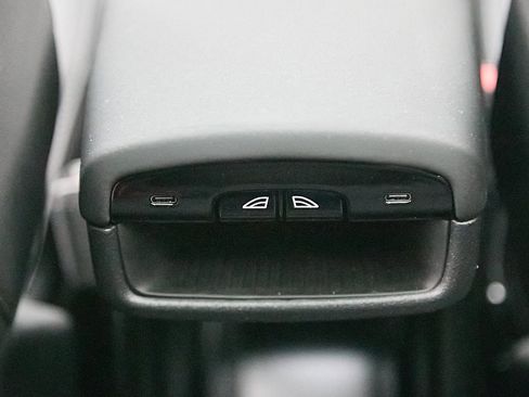 Certified 2025 Volvo EX30 Ultra w/ Climate Package image 23