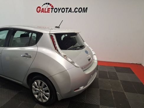 Used 2015 Nissan Leaf S w/ Charge Package FWD image 7
