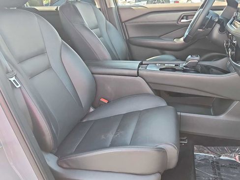 Used 2022 Nissan Rogue SL w/ SL Premium Package image 35