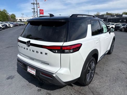 New 2026 Nissan Pathfinder Platinum FWD image 5