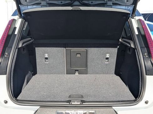 Certified 2025 Volvo XC40 B5 Core image 17