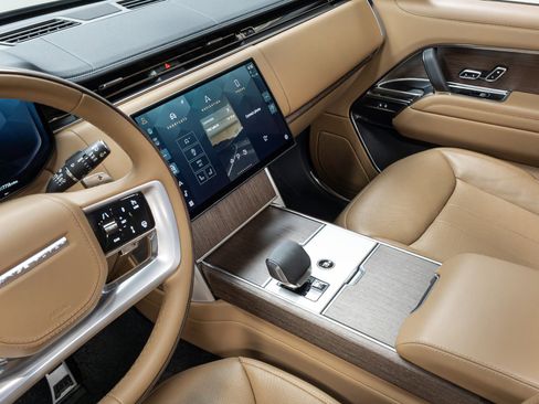 Used 2025 Land Rover Range Rover SE AWD/4WD image 69