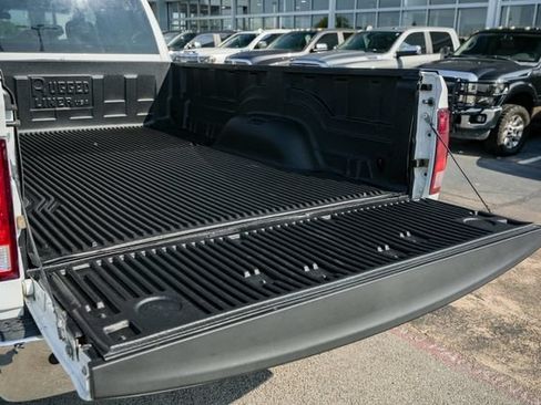 Used 2018 RAM 2500 Tradesman w/ Chrome Appearance Group AWD/4WD image 12