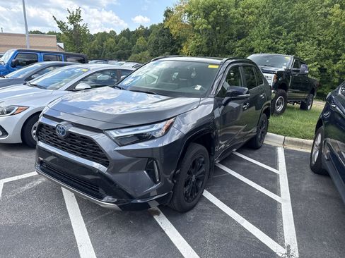 Used 2024 Toyota RAV4 XSE AWD/4WD image 37