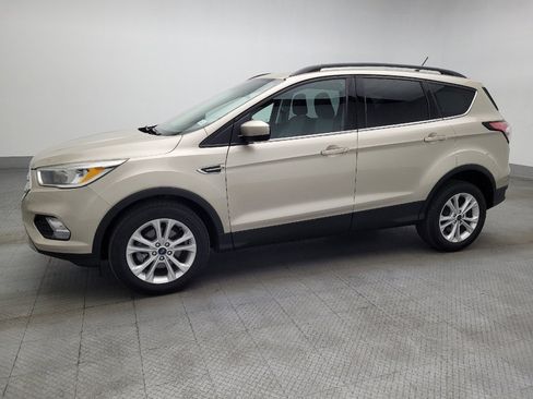 Used 2018 Ford Escape SE w/ SE Sync 3 Package FWD image 2