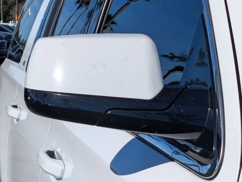 Used 2020 Chevrolet Suburban LT image 12