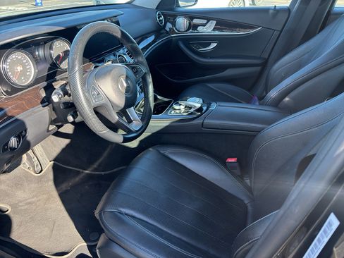 Used 2018 Mercedes-Benz E 300 image 3