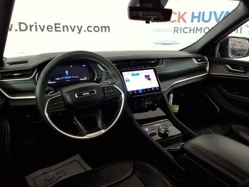 Used 2024 Jeep Grand Cherokee Limited w/ Luxury Tech Group II AWD/4WD image 12