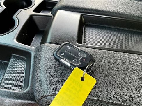 Used 2023 Chevrolet Silverado 2500 LT w/ Convenience Package image 9