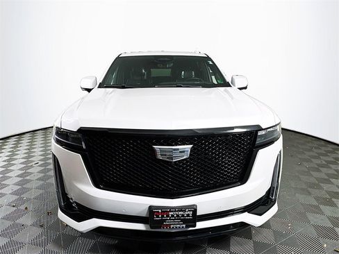 Used 2022 Cadillac Escalade ESV Sport Platinum w/ LPO, ONYX Package image 2