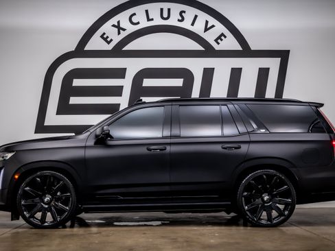 Used 2023 Cadillac Escalade Sport Platinum AWD/4WD image 6