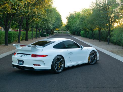Used 2015 Porsche 911 GT3 RWD image 7